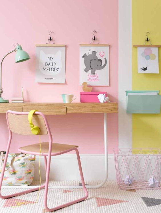 roze-en-geel-kinderkamer